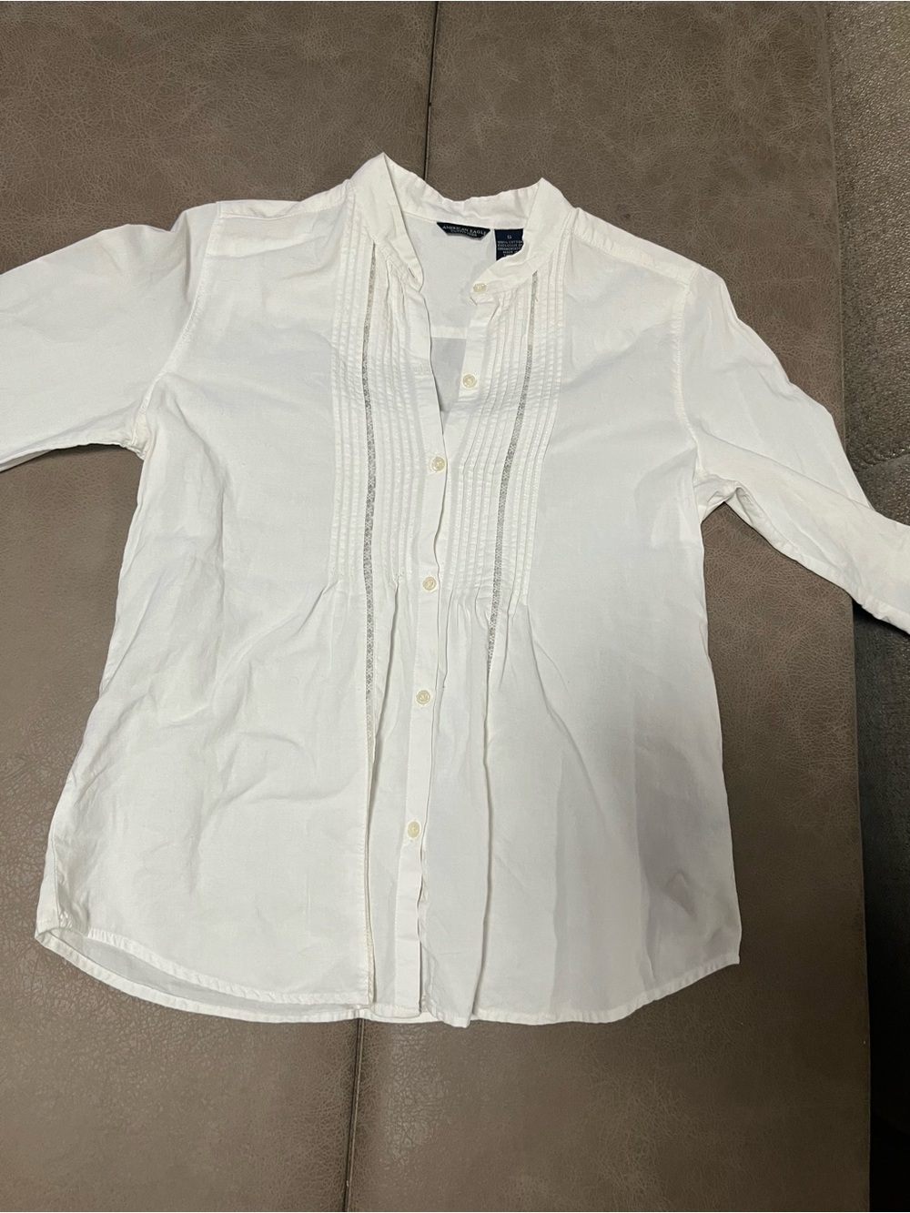 American Eagle outfitters White Pintuck Button-Front Shirt - Classic Style sz S